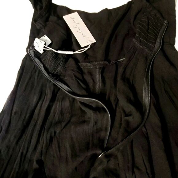 Petal & Pup Crosby Jumpsuit Cropped Straight Leg 100% Rayon Black Women's Size M - Picture 7 of 14